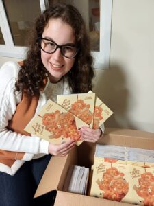 Livro de escritora da Biblioteca Gralha Azul será usado em sala de aula